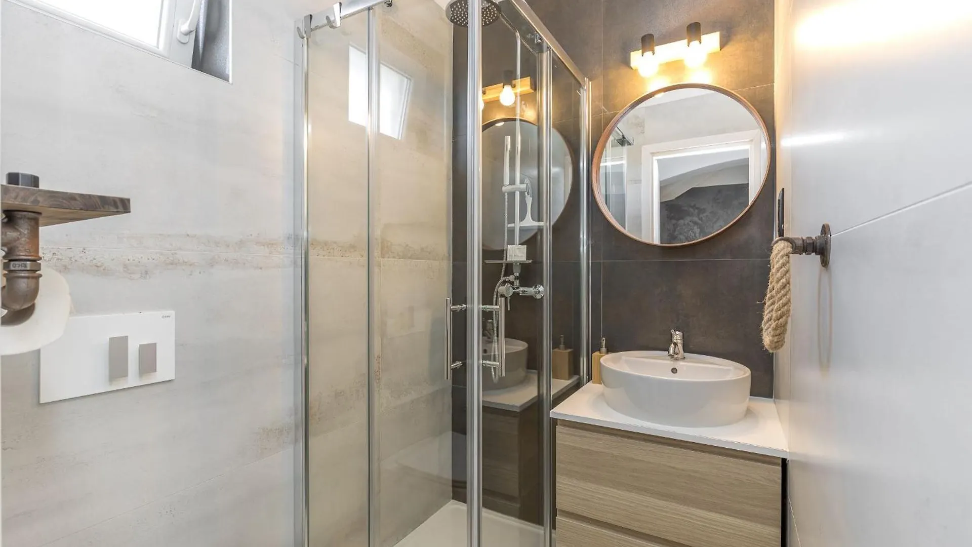 Studio In Der Ersten Etage Fuer Zwei Personen 波雷奇